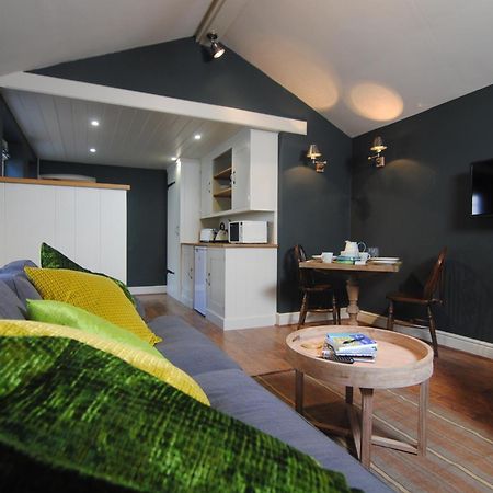 Courtyard Cottages Lymington, 2 Adults Only المظهر الخارجي الصورة