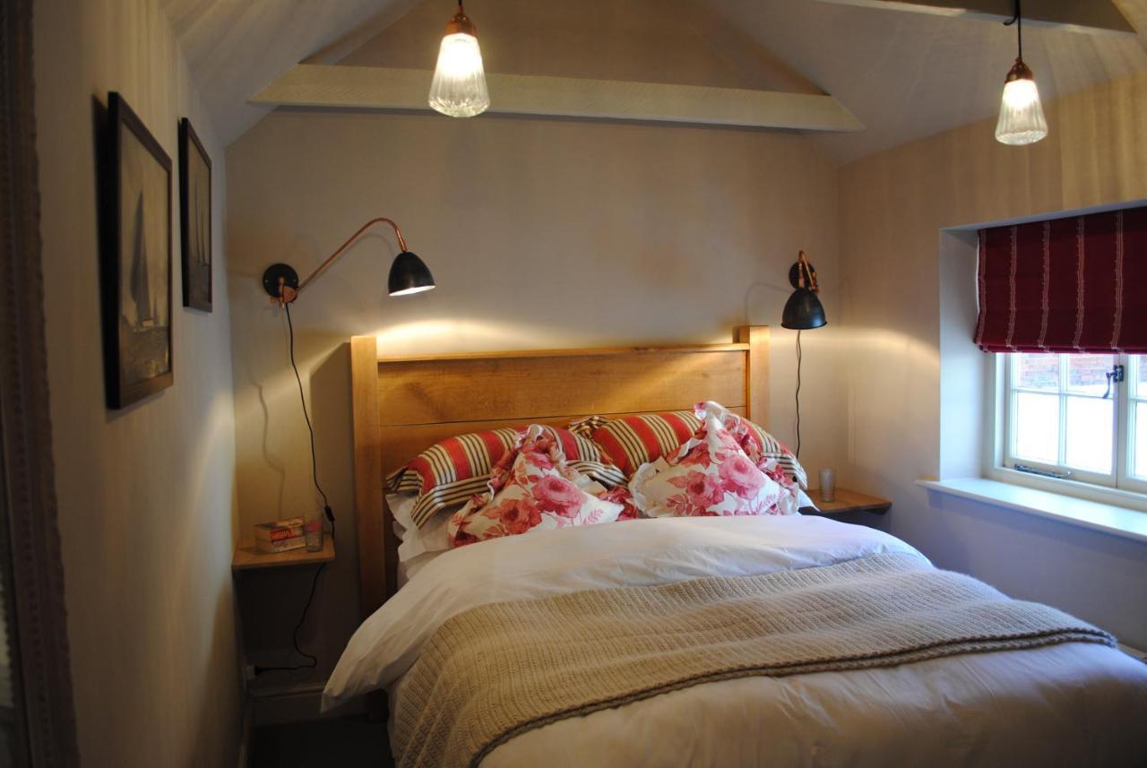 Courtyard Cottages Lymington, 2 Adults Only المظهر الخارجي الصورة